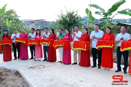 Những con đường rộng mở từ "Ý Đảng, lòng dân"