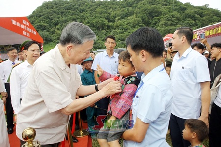 Tổng Bí thư, Chủ tịch nước Tô Lâm với nhân dân các dân tộc tỉnh Sơn La