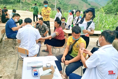 Sông Mã nâng cao tỷ lệ tiêm vắc xin Covid-19 trong cộng đồng