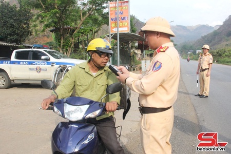 Bảo đảm trật tự, an toàn giao thông, vì hạnh phúc của nhân dân