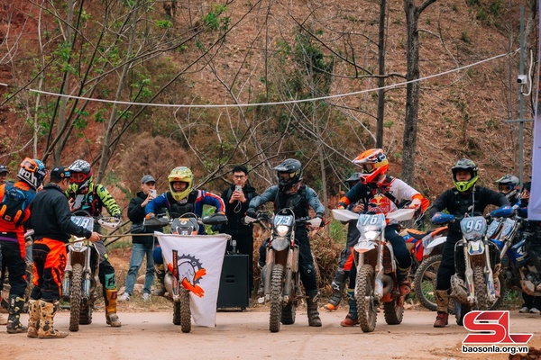 Ấn tượng Giải đua mô tô địa hình Việt Nam trên cao nguyên