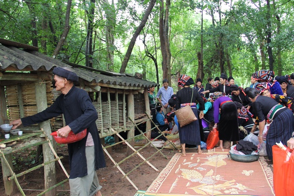 Lễ Đông Sửa của đồng bào dân tộc Thái Yên Châu