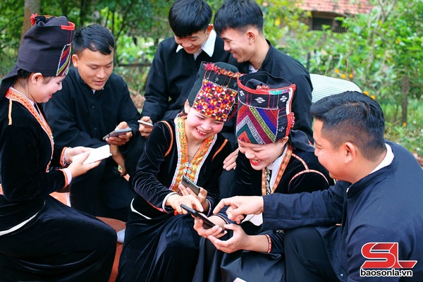 Bình dân học vụ số trong đồng bào các dân tộc thiểu số ở Sơn La