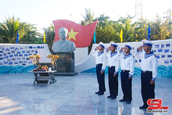 Nhịp sống bình yên nơi tiền tiêu Tổ quốc