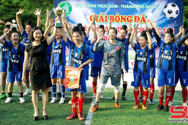 Phong trào bóng đá của phụ nữ dân tộc Thái Sơn La