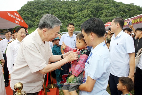 Tổng Bí thư, Chủ tịch nước Tô Lâm với nhân dân các dân tộc tỉnh Sơn La