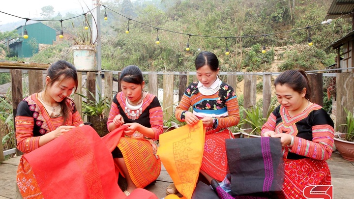 Háng Đồng giữ gìn bản sắc văn hóa dân tộc gắn với phát triển du lịch