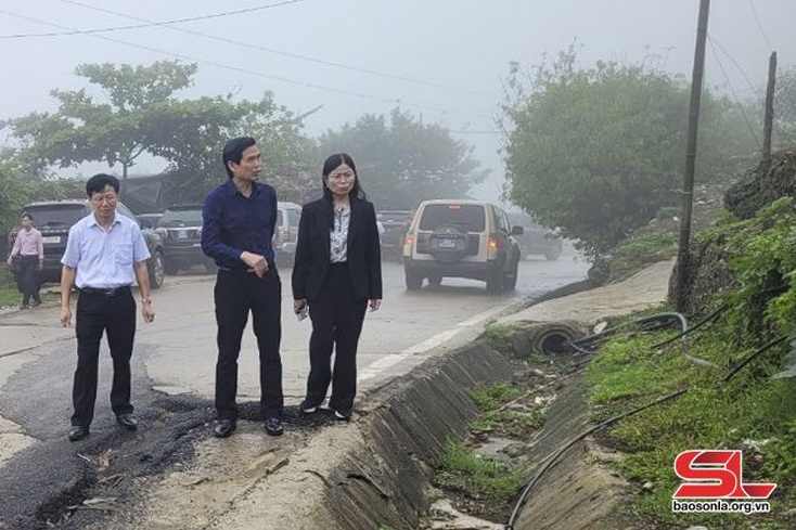 Đồng chí Chủ tịch UBND tỉnh kiểm tra khắc phục thiên tai tại huyện Bắc Yên