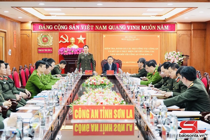 Thứ trưởng Bộ Công an làm việc với Công an tỉnh Sơn La