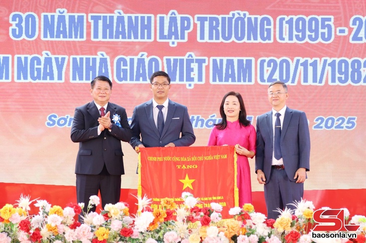 Kỷ niệm 30 năm thành lập Trường THPT Chuyên Sơn La