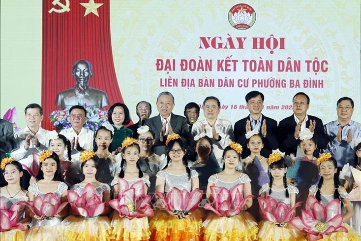 Tổng Bí thư Tô Lâm, Chủ tịch Quốc hội Trần Thanh Mẫn dự Ngày hội Đại đoàn kết toàn dân tộc tại phường Ba Đình, Hà Nội