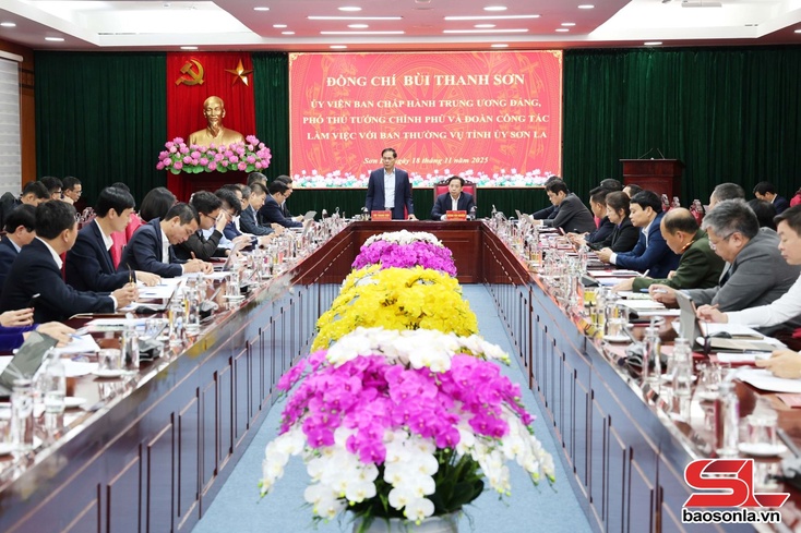 Phó Thủ tướng Chính phủ Bùi Thanh Sơn làm việc với Ban Thường vụ Tỉnh ủy Sơn La