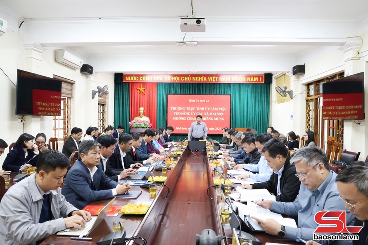 
Thường trực Tỉnh ủy làm việc với Đảng ủy xã Mai Sơn, Chiềng Mung, Mường Chanh
