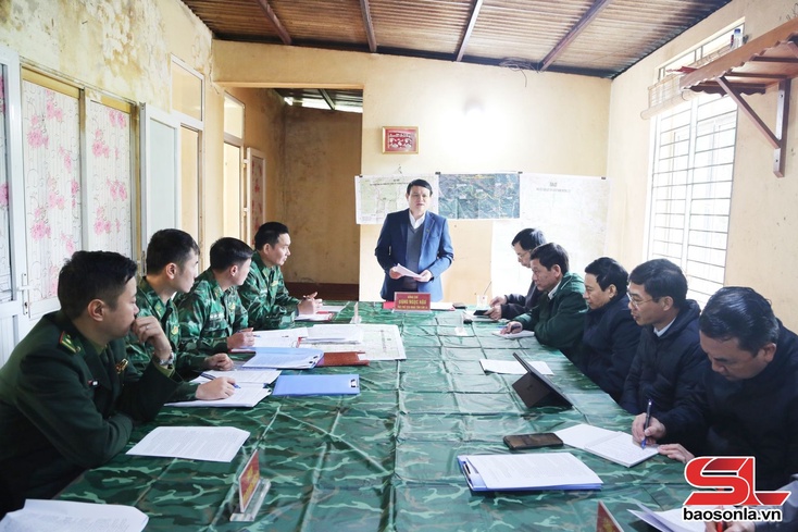 Đồng chí Phó Chủ tịch UBND tỉnh kiểm tra, nắm tình hình đường biên, mốc quốc giới 