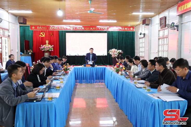 Đồng chí Phó Chủ tịch UBND tỉnh nắm tình hình công tác phân định vùng đồng bào dân tộc thiểu số tại các xã khu vực Phù Yên