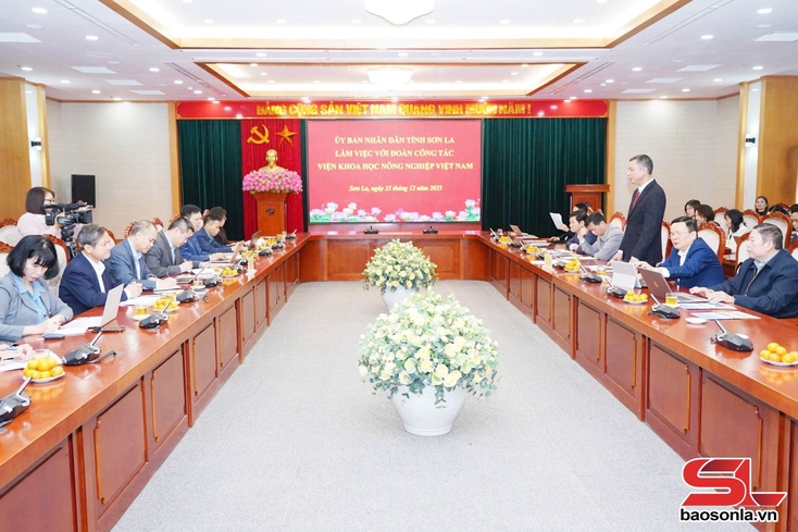 Đẩy mạnh áp dụng khoa học công nghệ, thích ứng với biến đổi khí hậu trong sản xuất nông nghiệp