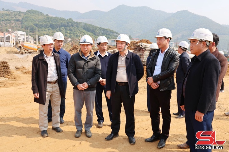 Đồng chí Bí thư Tỉnh ủy nắm tình hình tại xã Chiềng Khương