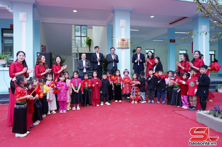 Phường Chiềng Cơi khánh thành các công trình chào mừng Đại hội đại biểu toàn quốc lần thứ XIV của Đảng