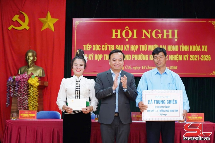 Tổ đại biểu số 1, HĐND tỉnh khóa XV tiếp xúc cử tri tại phường Chiềng Cơi