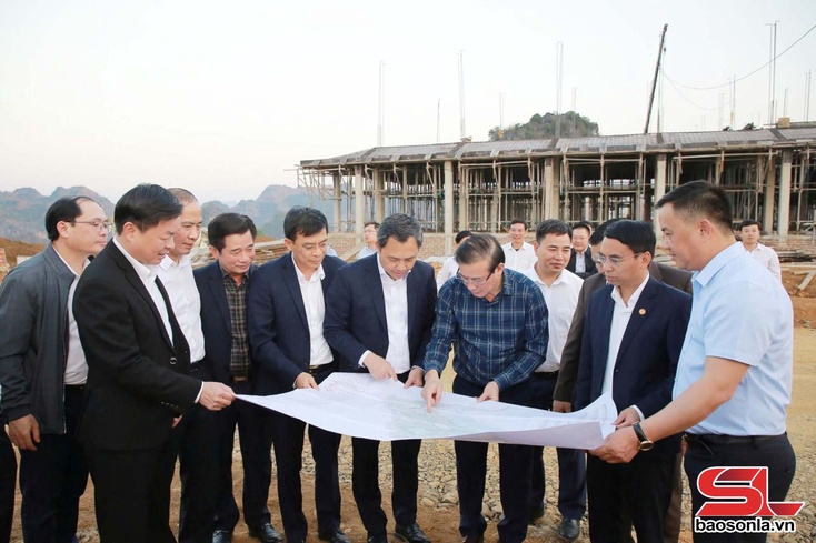  Đồng chí Chủ tịch UBND tỉnh kiểm tra tiến độ triển khai dự án Công viên nghĩa trang