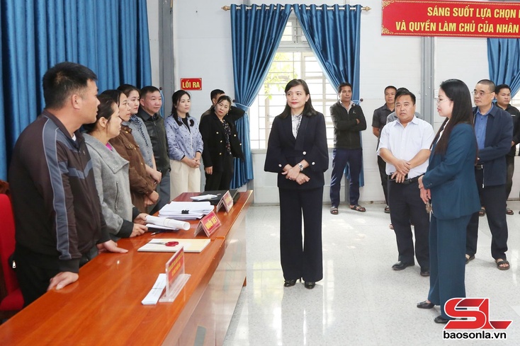 Giám sát công tác chuẩn bị bầu cử tại khu vực Yên Châu