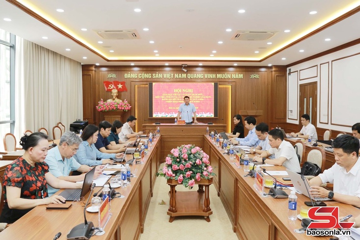 Hội nghị giao ban với các cơ quan tham mưu, giúp việc Tỉnh ủy và các đơn vị sự nghiệp của Đảng