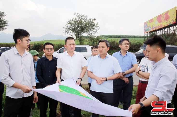 Tháo gỡ khó khăn, vướng mắc liên quan đến các dự án của Thiên đường sữa Mộc Châu