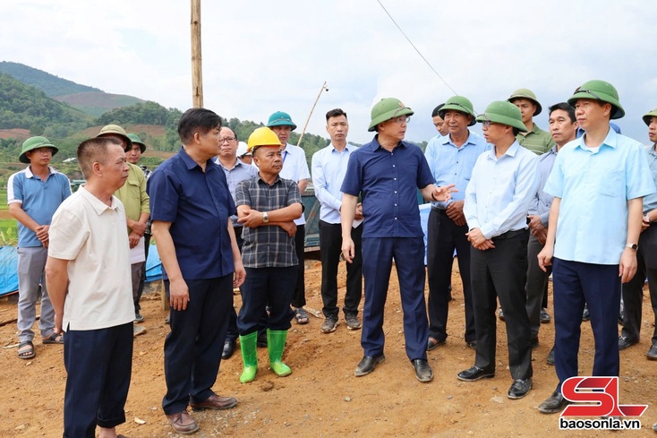 Đồng chí Bí thư Tỉnh ủy kiểm tra tiến độ xây dựng trường nội trú liên cấp Tiểu học – THCS các xã biên giới