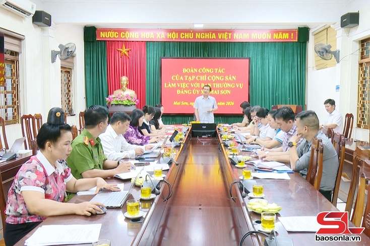 Đoàn công tác Tạp chí Cộng sản làm việc với Ban Thường vụ Đảng ủy xã Mai Sơn
