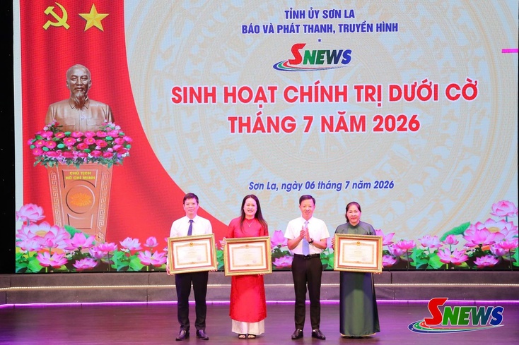Báo và Phát thanh, truyền hình Sơn La sinh hoạt chính trị dưới cờ tháng 7