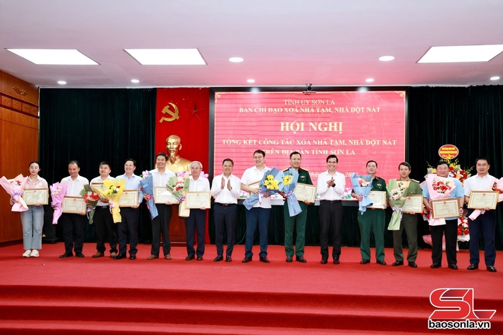 Sơn La tổng kết công tác xóa nhà tạm, nhà dột nát