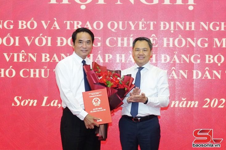Hội nghị công bố quyết định về công tác cán bộ