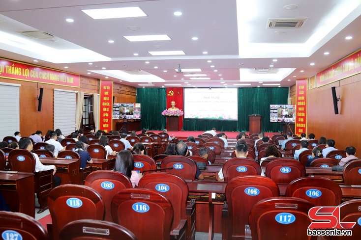 Hội nghị báo cáo viên Trung ương tháng 8 năm 2025