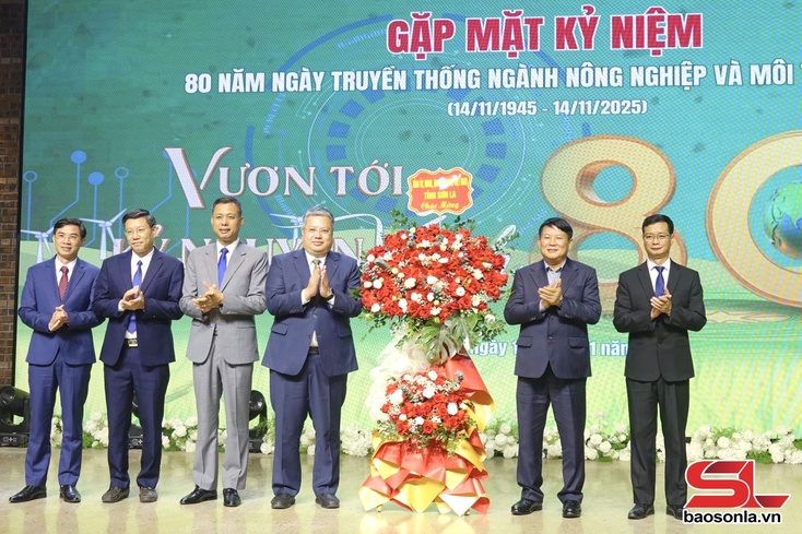 Gặp mặt kỷ niệm 80 năm Ngày truyền thống ngành Nông nghiệp và Môi trường