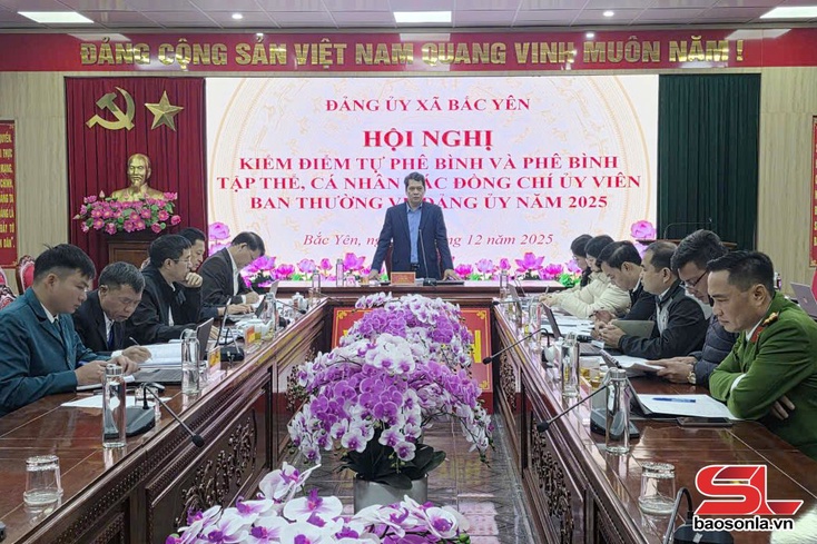 Đồng chí Phó Chủ tịch Thường trực HĐND tỉnh dự, chỉ đạo kiểm điểm đối với Ban Thường vụ Đảng ủy xã Bắc Yên