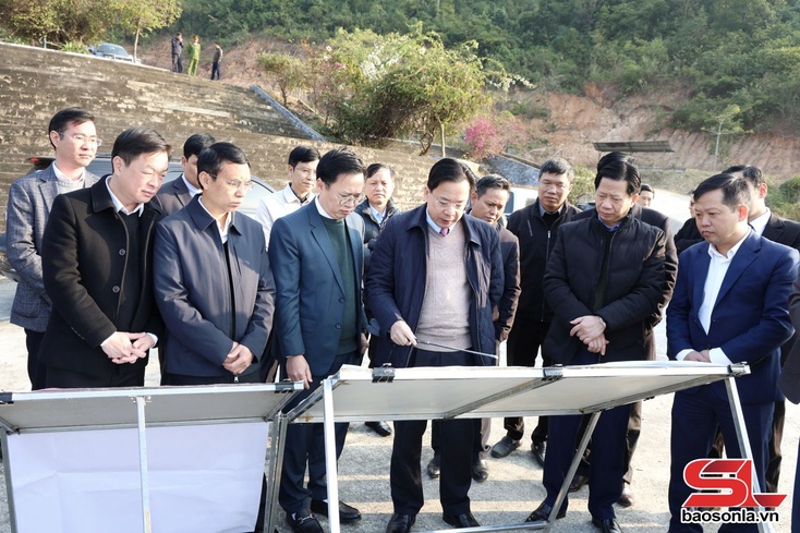 Đồng chí Bí thư Tỉnh ủy làm việc với các xã Quỳnh Nhai, Mường Chiên, Mường Giôn, Mường Sại