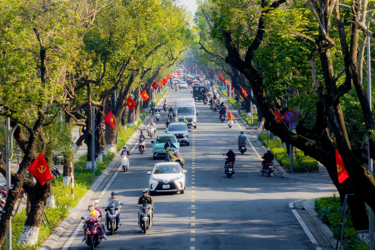 Vững tin đi tới
