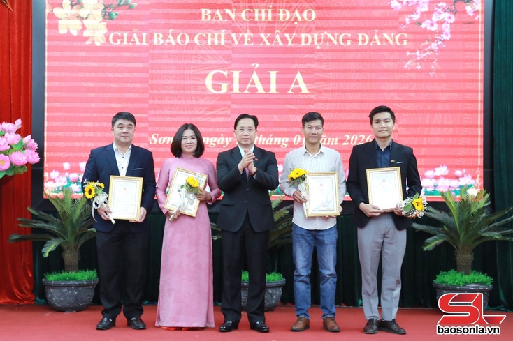 Gặp mặt các cơ quan báo chí, văn nghệ sĩ, trí thức, nhà khoa học tiêu biểu