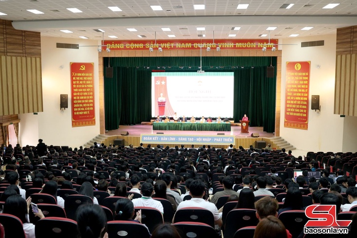 Ứng cử viên đại biểu HĐND tỉnh tiếp xúc cử tri Trường Đại học Tây Bắc