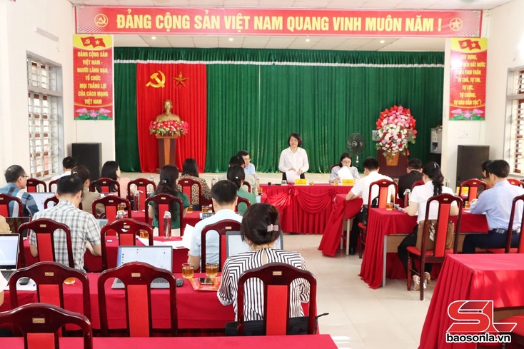 Đoàn giám sát của Ban Thường vụ Tỉnh ủy làm việc với các đảng ủy các xã Mai Sơn, Tà Hộc, Chiềng Sung, Phiêng Pằn