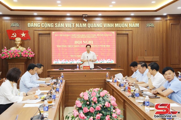 Đẩy mạnh phát triển khoa học, công nghệ, đổi mới sáng tạo và chuyển đổi số