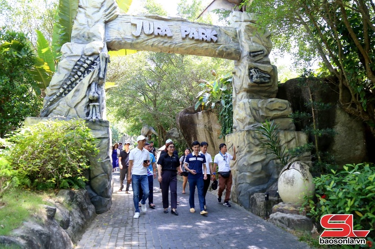 Mú Famtrip Sơn La pày lăm le phổng qua ỉn nẳng thành phố Đà Nẵng