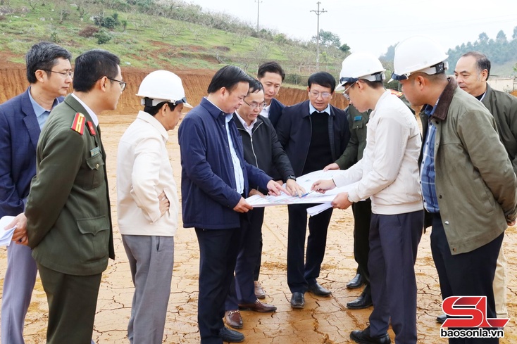 Phó Chủ tịch Thường trực UBPX tỉnh cxênhz yuôx dự án yar cơưv nội trú ntâu cấp têx xã đriv têz