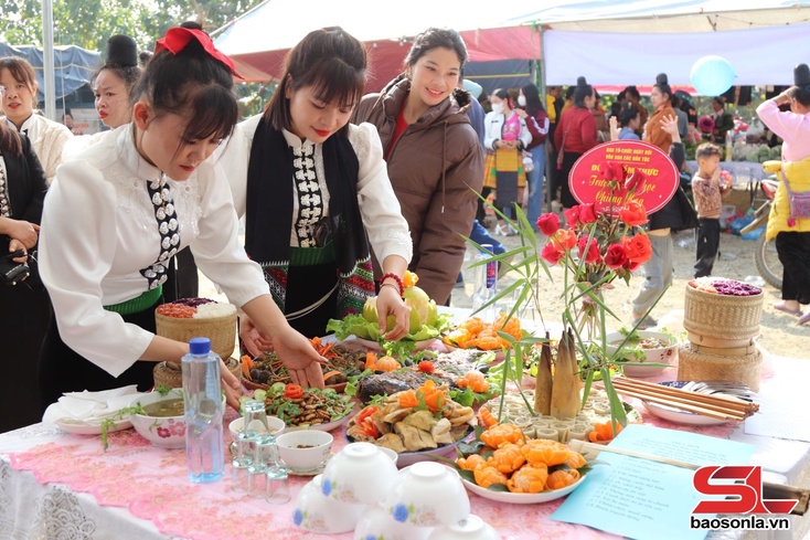 First Ethnic Culture Festival and Highland Market held in Chieng Hoa commune