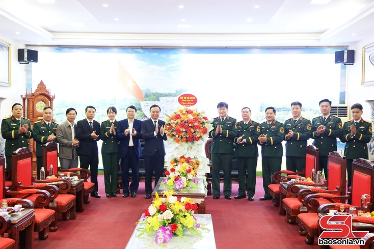 Thơưx car UBPX tỉnh Sơn La phôngv côngz cán bộ, chiến sĩ Bộ CHQS tỉnh ndax hnuz 22/12