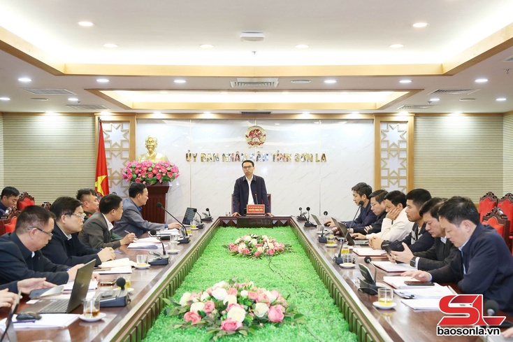 Meeting reviews construction progress of border schools 