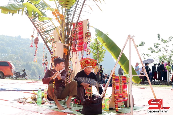 Pàng hội Pang A khòng chựa côn La Ha