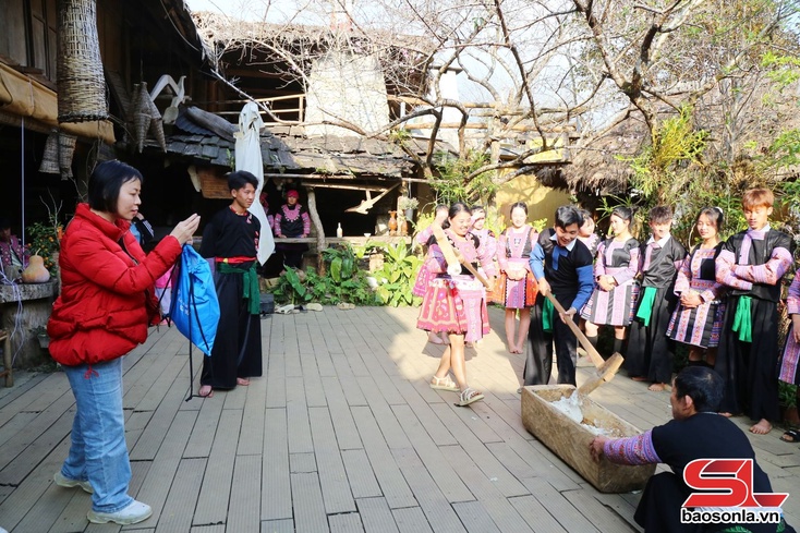 Nho xùng luông hanh khòng phủ nhinh chựa nọi côn  