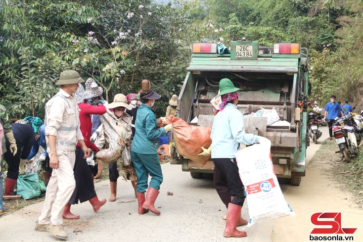 Uô nuv " Hnuz Chủ nhật njuôz” ntơưv phường Chiềng Cơi