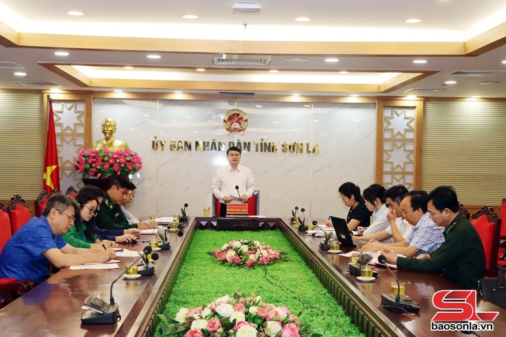 Provincial Vice Chairman works with departments on disbursement of aid to Lao provinces